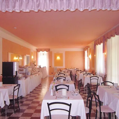 Diana Hotel 3*