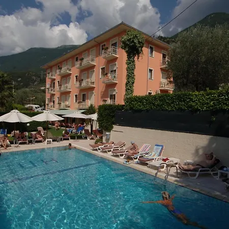 Diana Hotel 3*