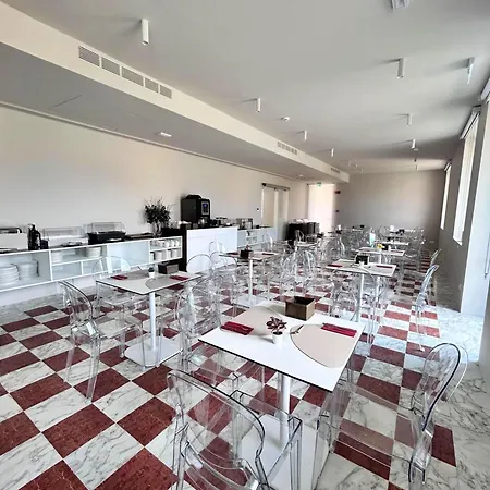 Diana Hotel 3*