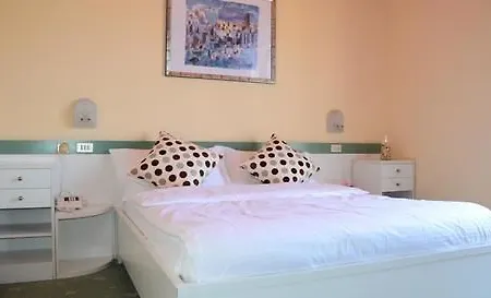 Hotel Diana