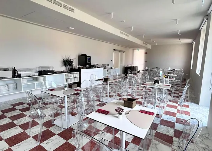 Diana Hotel 3*