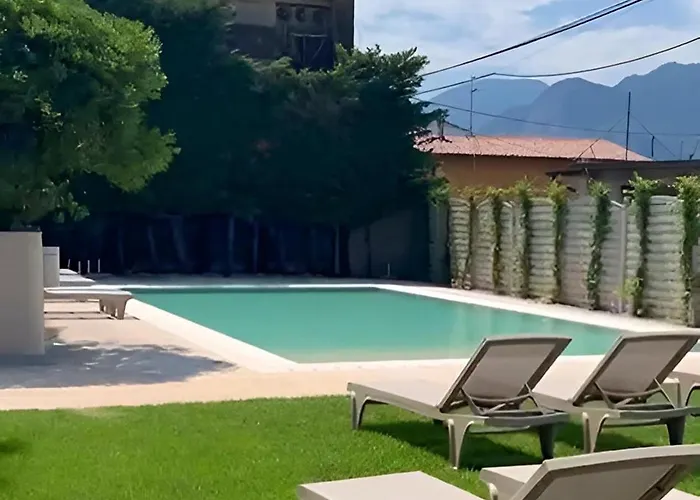Diana מלון