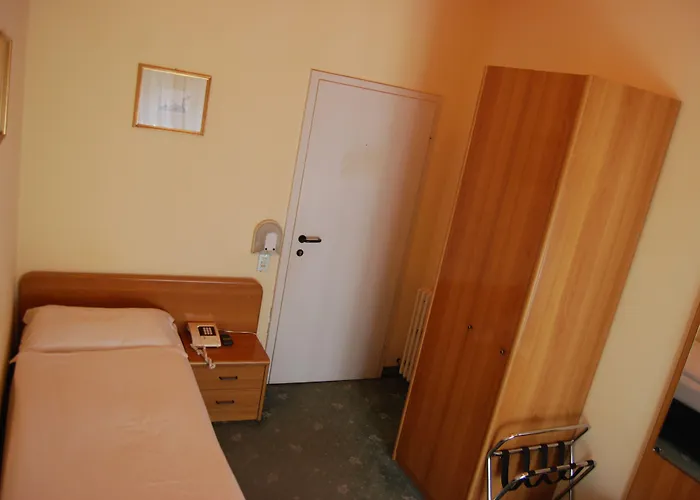 Hotel Diana