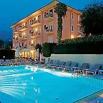 Hotel Diana 3*