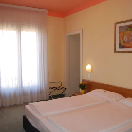 Diana Hotel