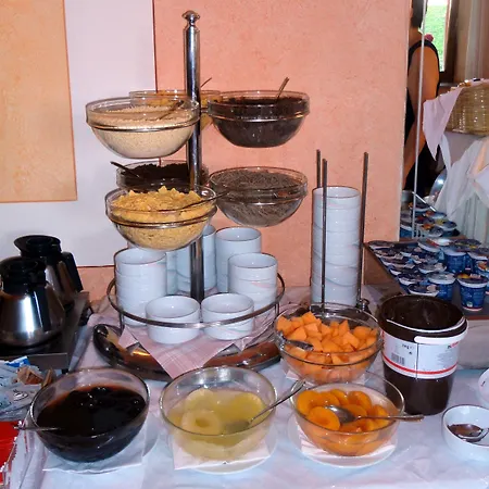 Diana فندق مالتشيزينيه